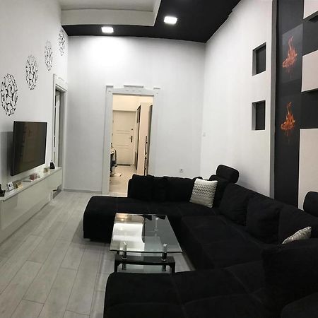 דברצן Manyi Apartman מראה חיצוני תמונה